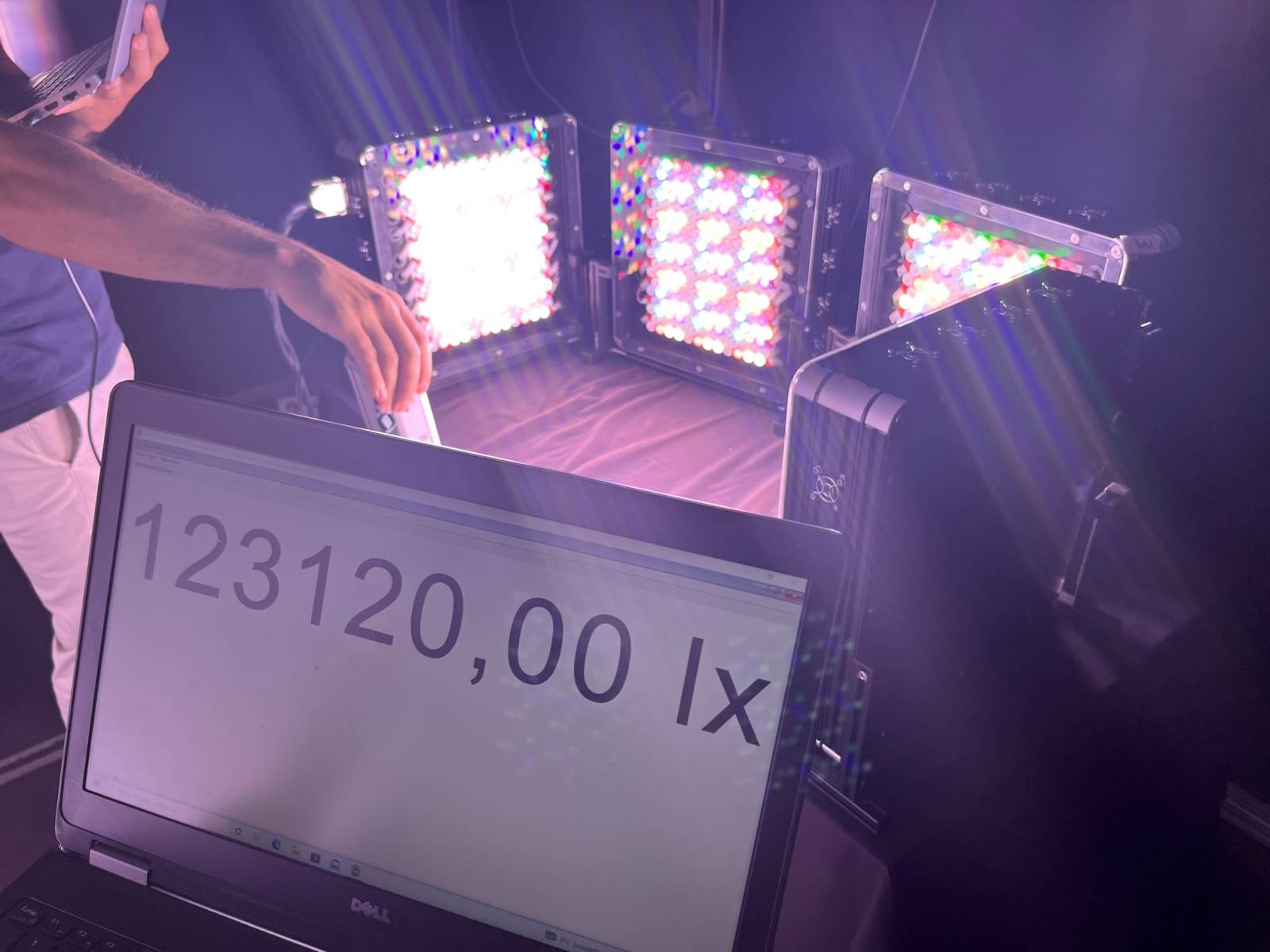 Conception et fabrication de linéaire LED toute puissance Genève Suisse