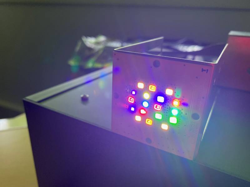 Sources d'éclairage à LED multispectrales pour simulation de différents illuminants sur mesure